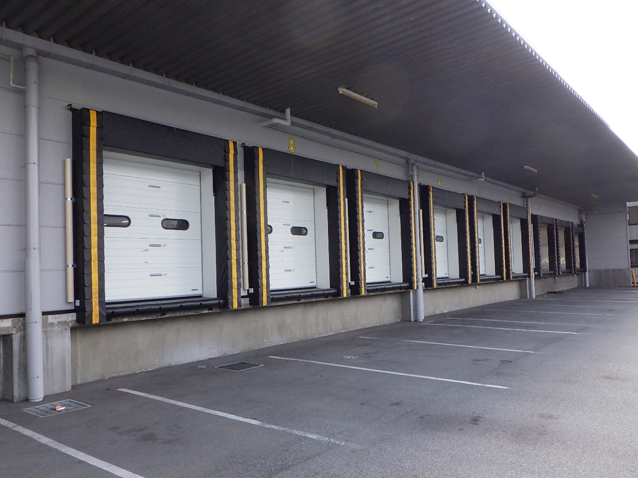 もりか運送 1階 ドックシェルター設置工事